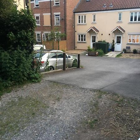 Comfortable Rooms With Live In Host, Walking Distance To The High St & More Glastonbury Bagian luar foto