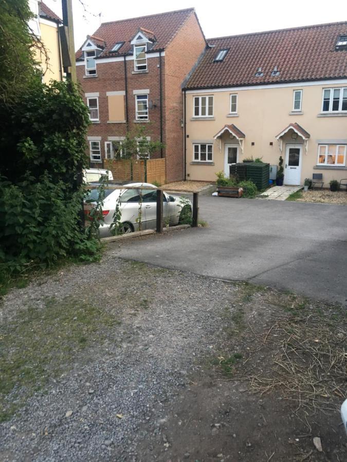 Comfortable Rooms With Live In Host, Walking Distance To The High St & More Glastonbury Bagian luar foto